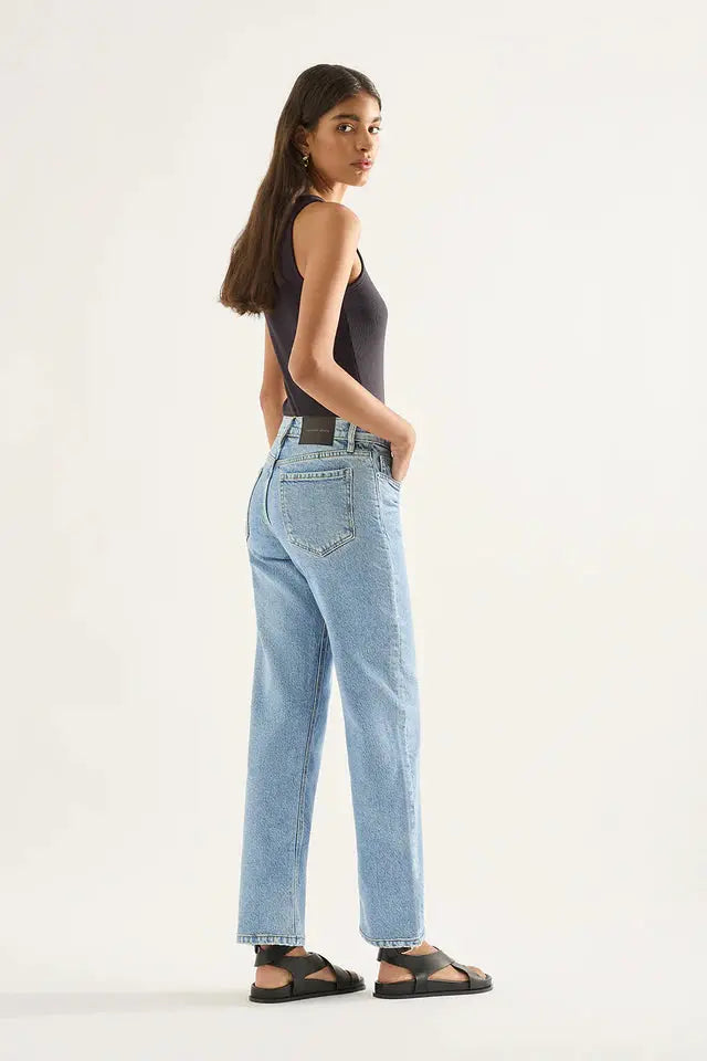 Elise Mid Straight Jean Outland Denim