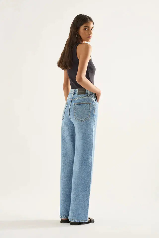 Ellie Super High Wide Jean - Era Blue Outland Denim