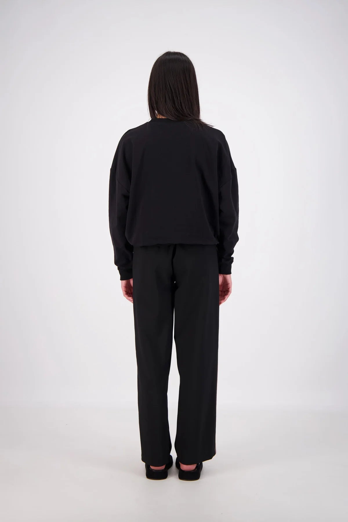 Relaxed Crew Neck Sweatshirt - Brown Jasmine Alexa