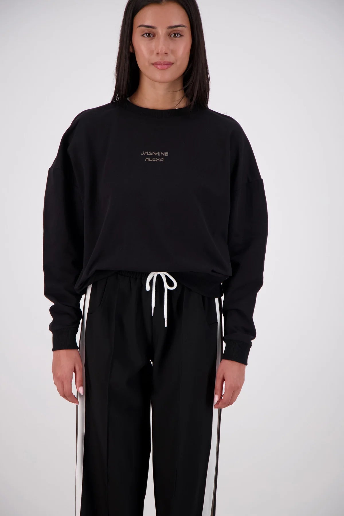Relaxed Crew Neck Sweatshirt - Brown Jasmine Alexa