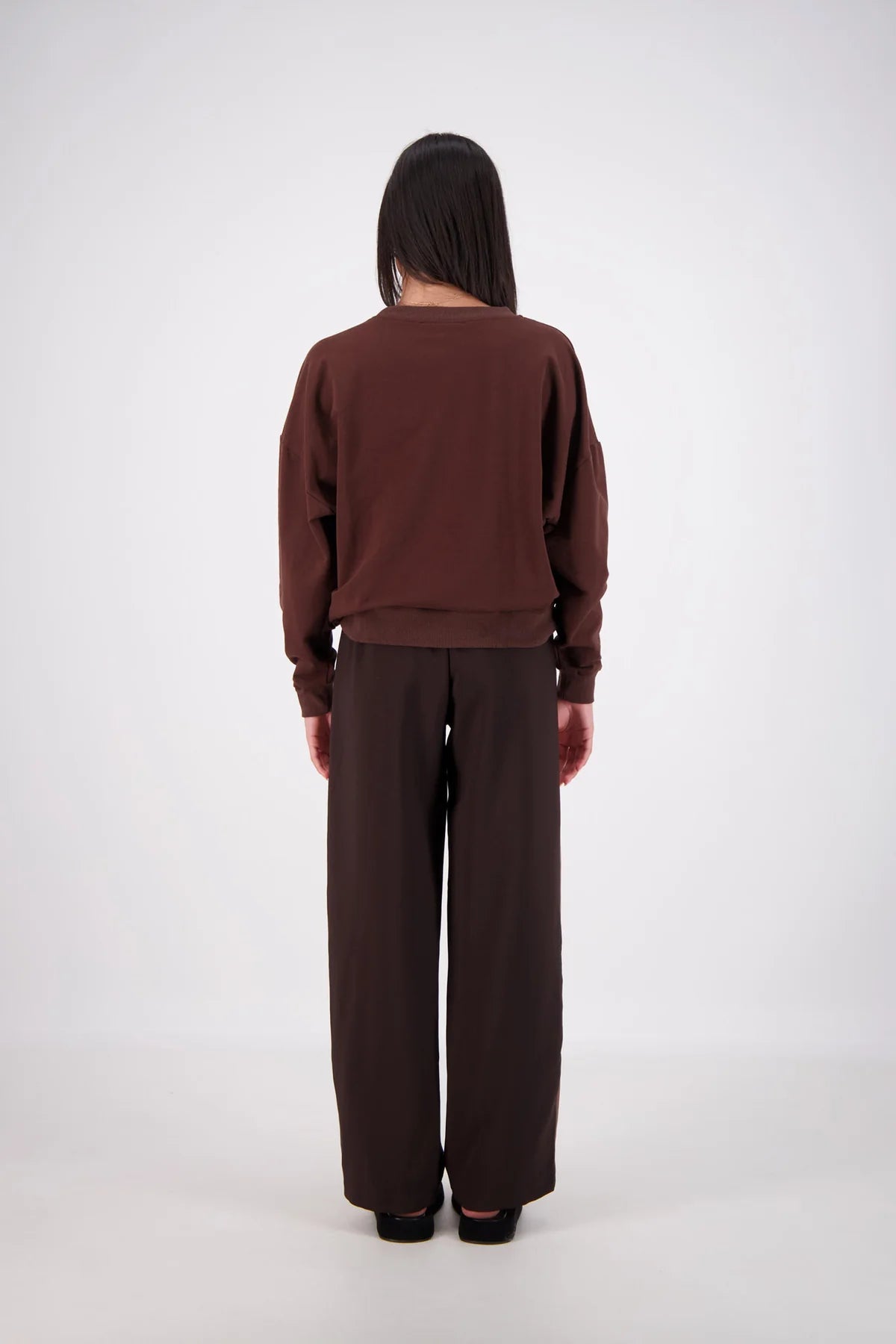 Relaxed Crew Neck Sweatshirt - Brown Jasmine Alexa