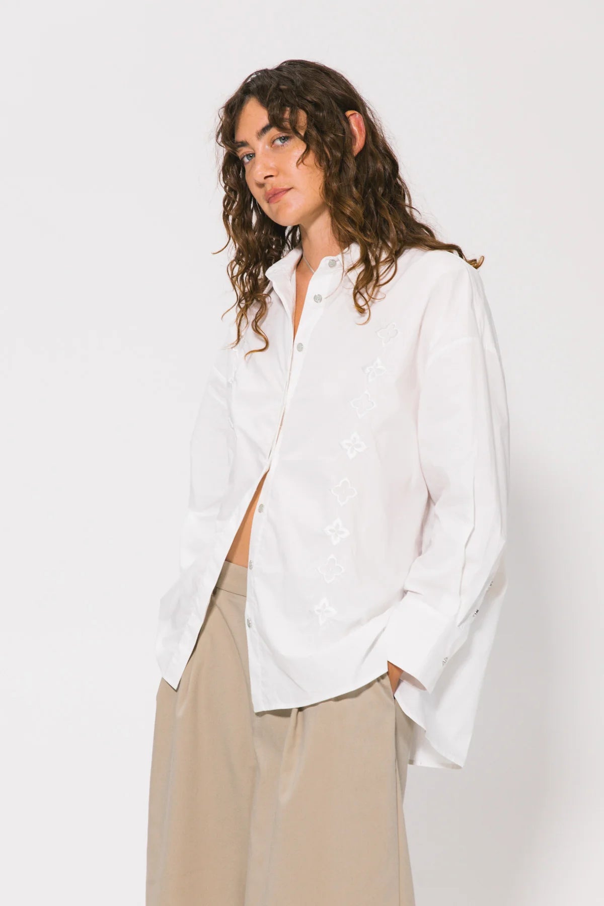 Emblem LS Shirt - White Something Very Special