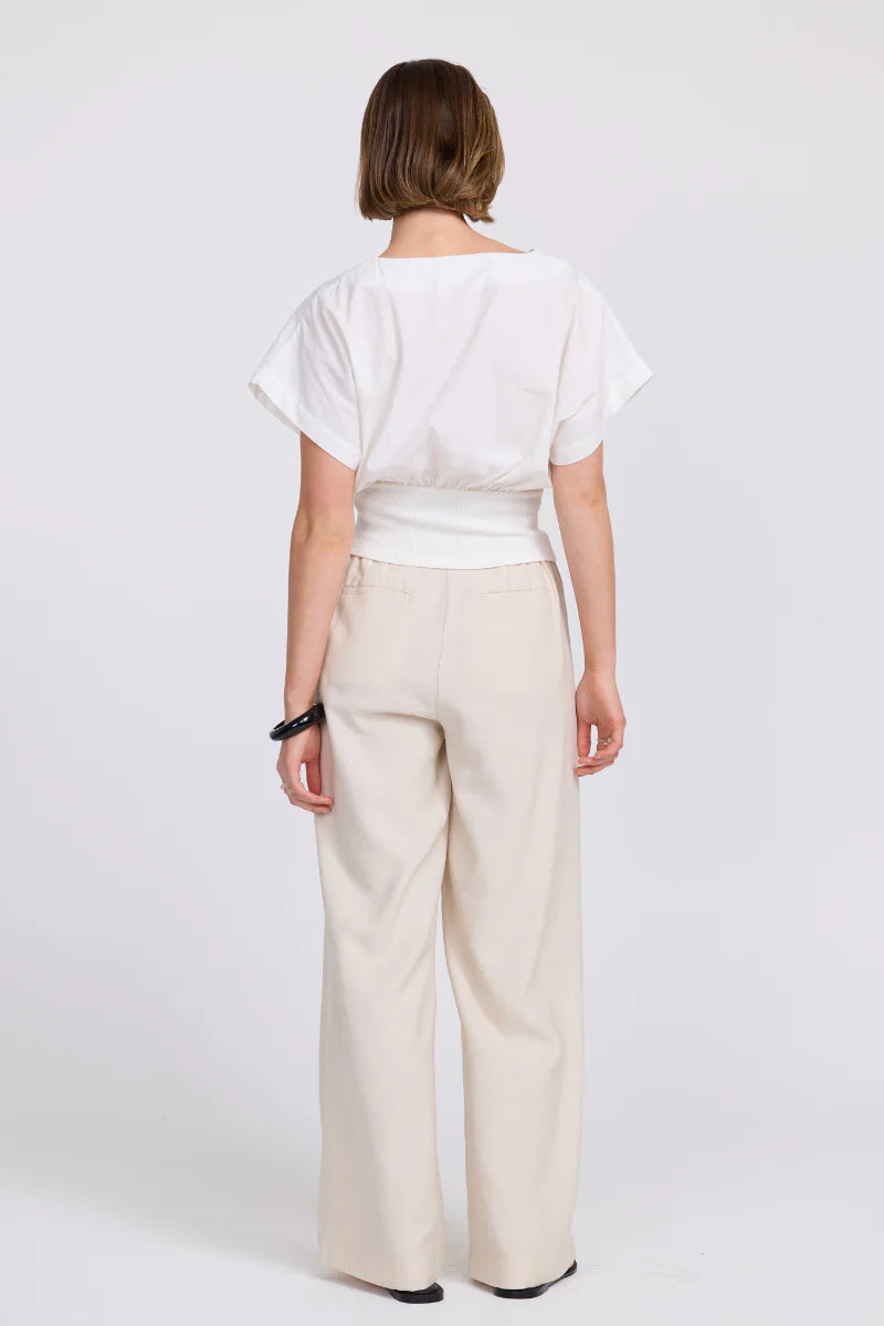 Versed Top - Chalk Sovere at cloth in brick 05