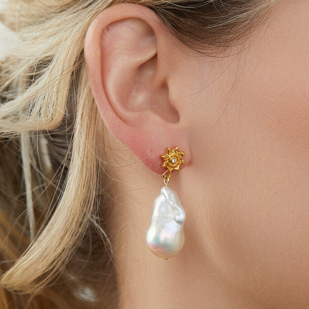 Surfrider Baroque Pearl Earrings - Gold Carly Paiker