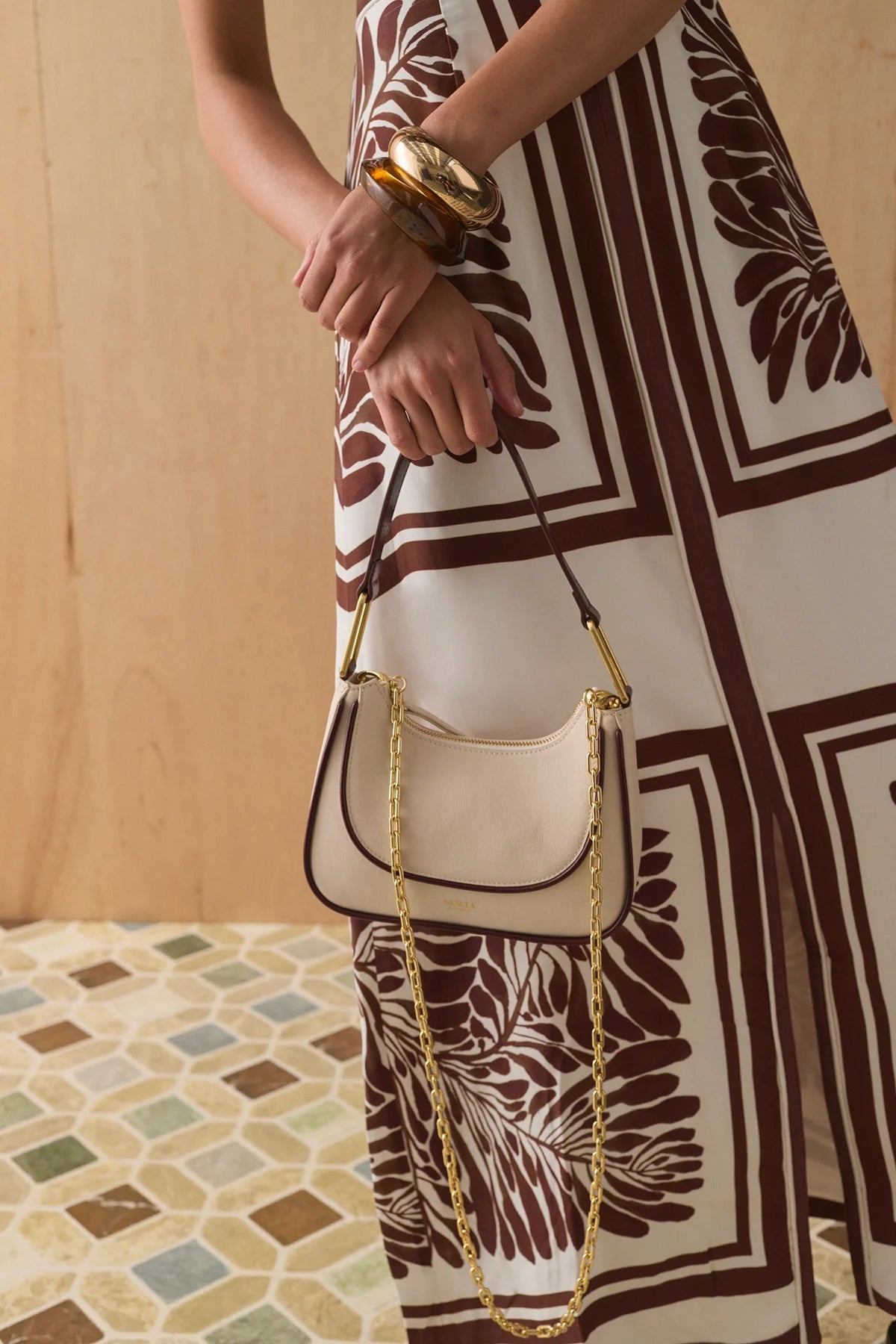 The Loja - Ecru Sancia