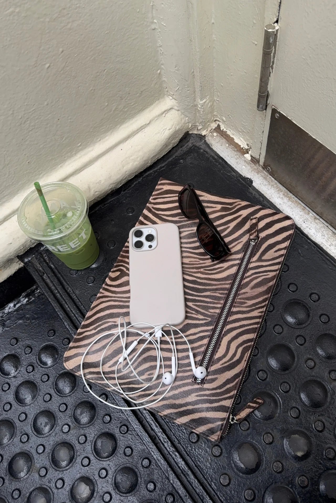 Zoe Laptop Sleeve 13-14" Zebra Georgia Mae
