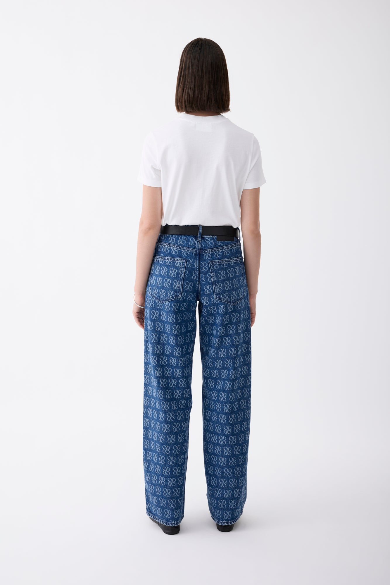 Avril Mid Slouchy Wide Jean - Icon Dusk Outland Denim at cloth in brick back view