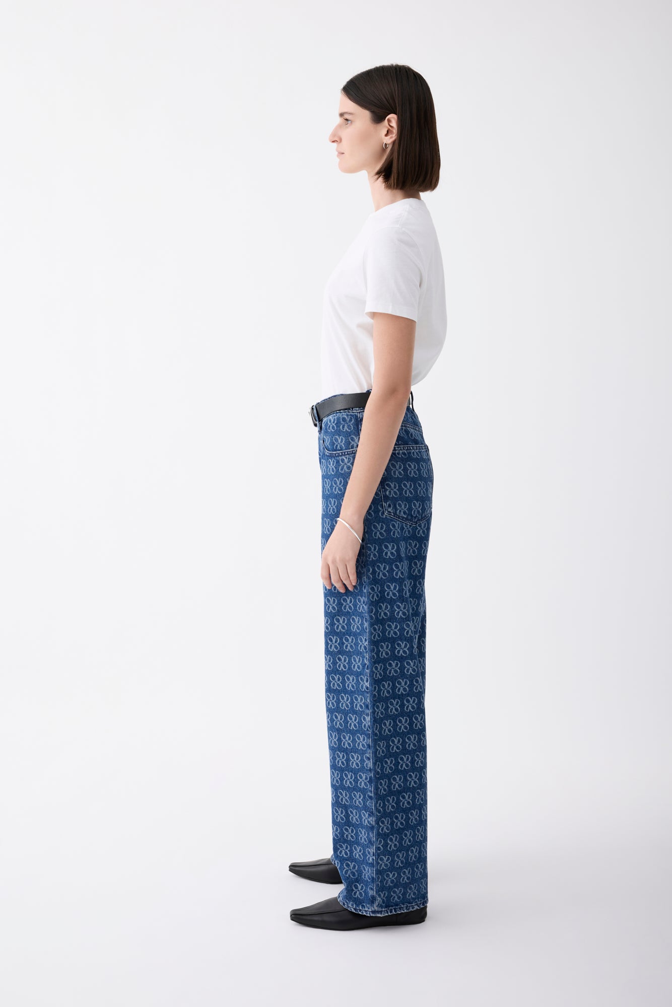 Avril Mid Slouchy Wide Jean - Icon Dusk Outland Denim at cloth in brick side view