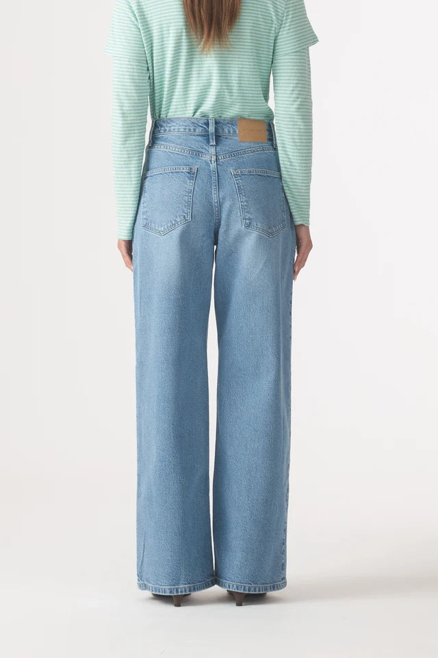 Ellie Super High Rise Wide Jean 32" - Vintage Outland Denim