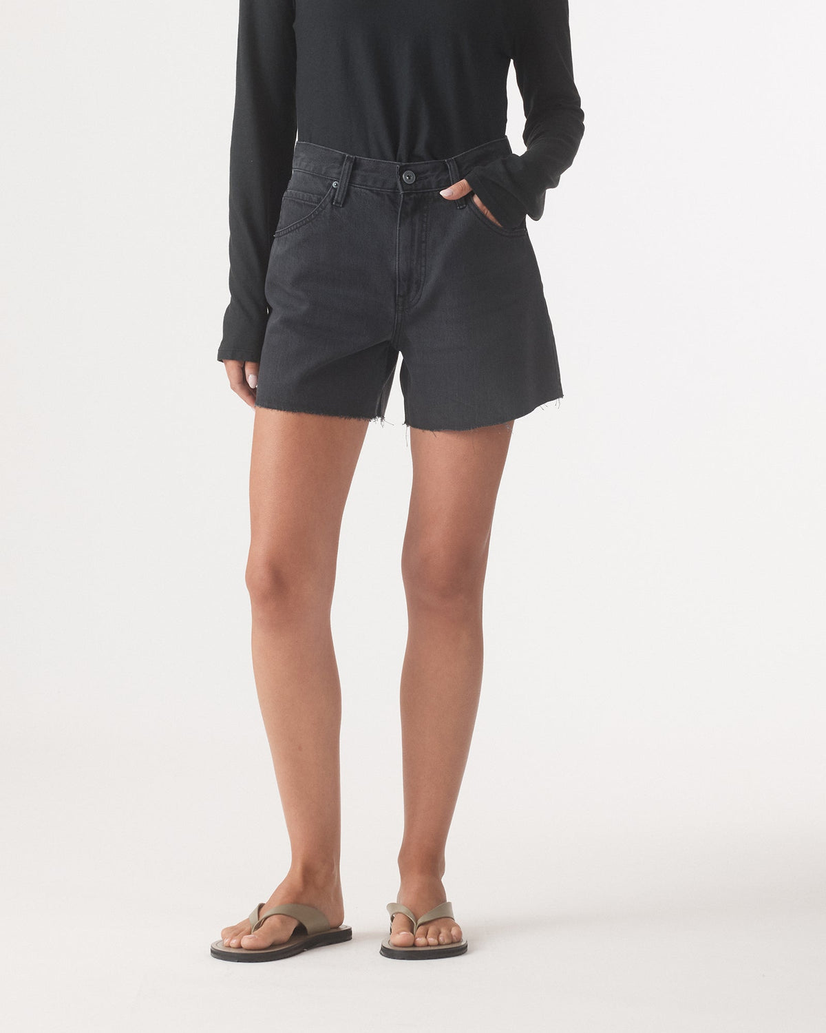 Edie High Relaxed Short - Aged Black Outland Denim