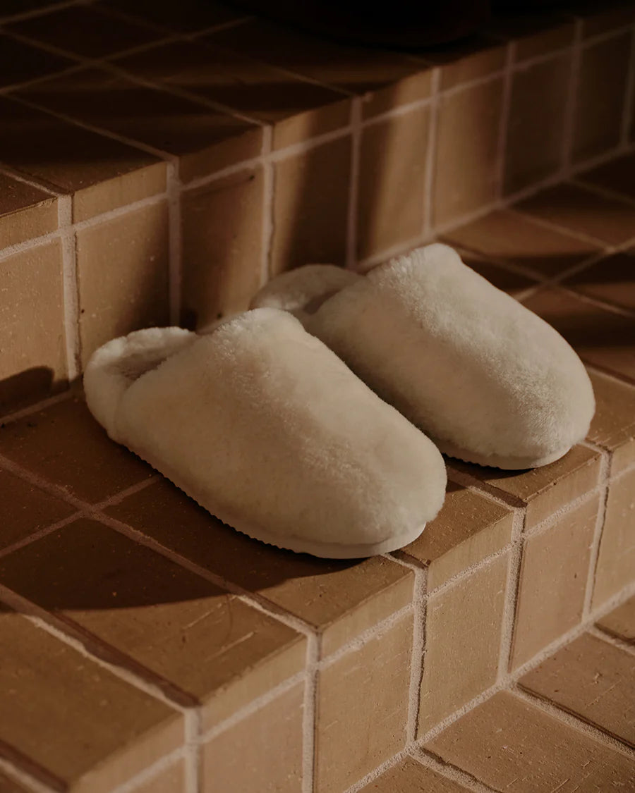 Sheepskin Slippers - Cream Hommey