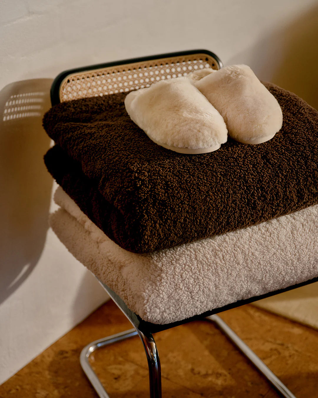 Sheepskin Slippers - Cream Hommey
