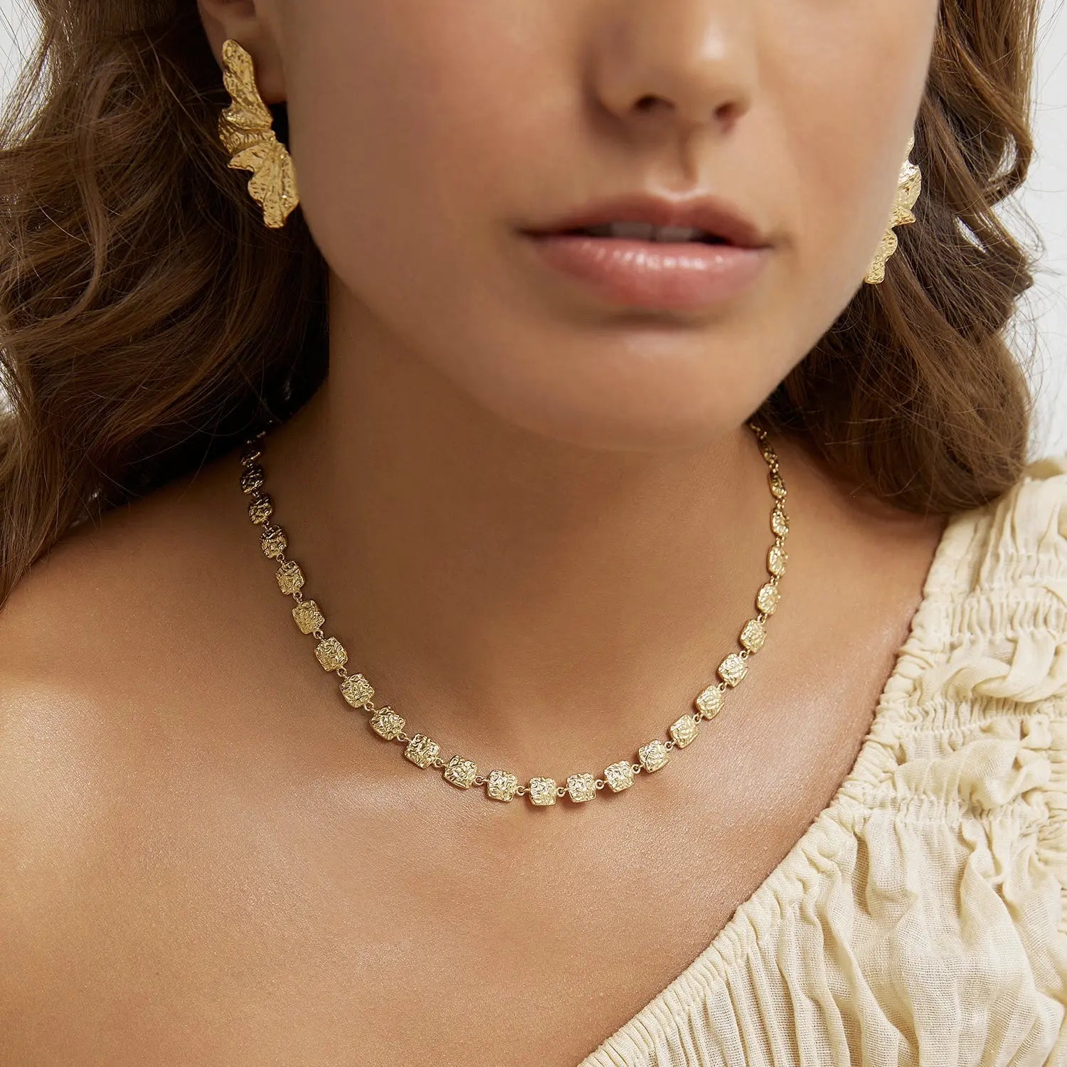 Emilia Gold Necklace Arms of Eve