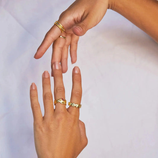 Olsen Gold Ring Arms of Eve