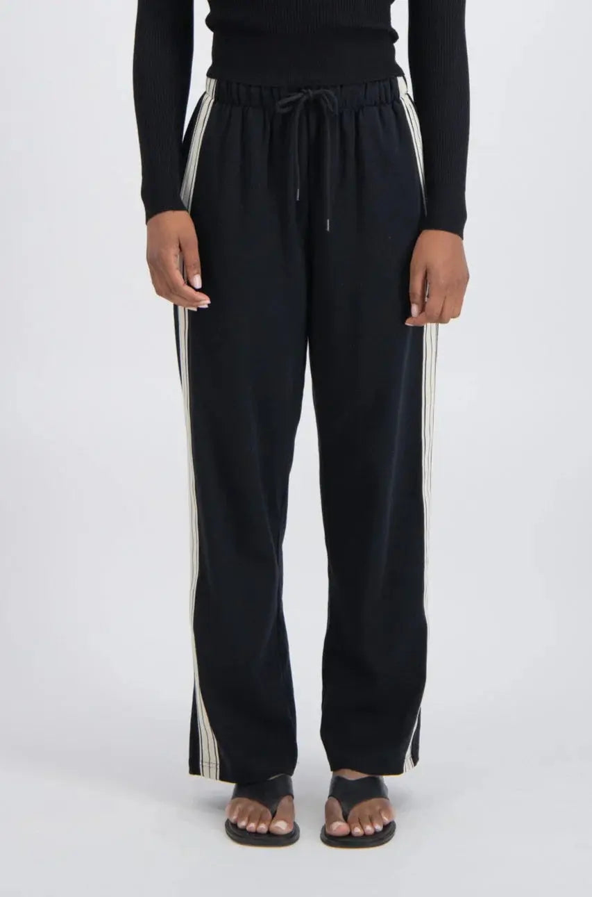 Panarea Trackpant Black Jasmine Alexa