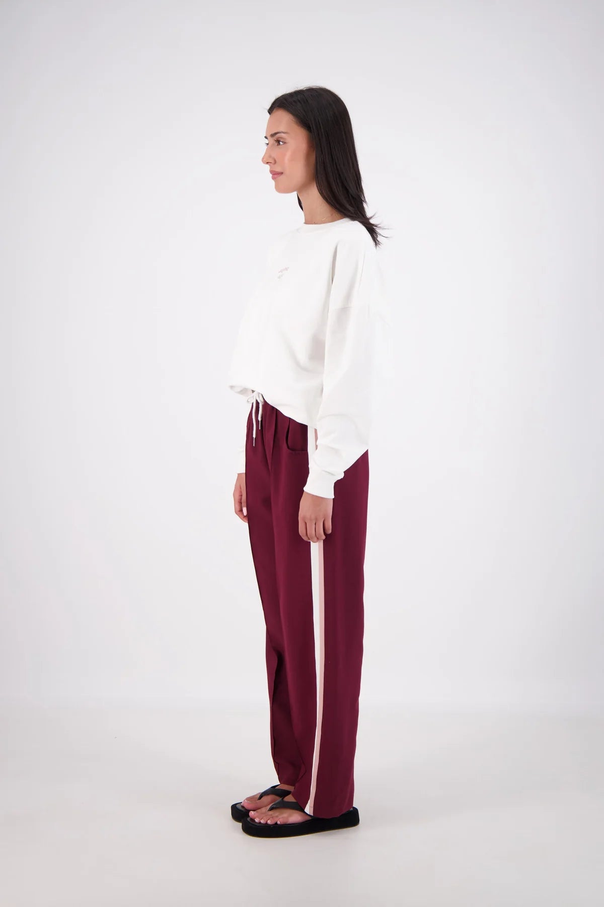 Relaxed Crew Neck Sweatshirt - White Jasmine Alexa