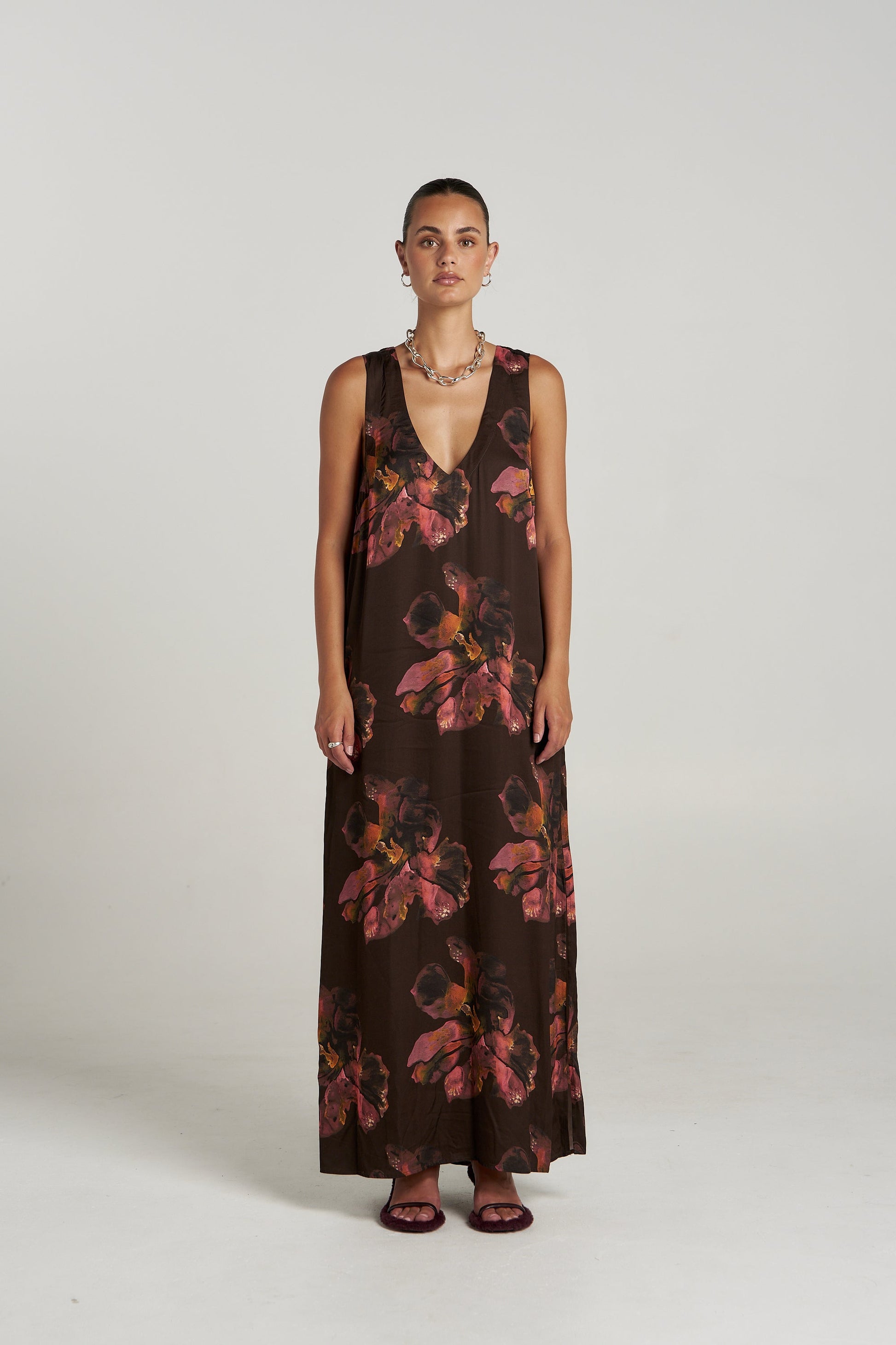V Neck Maxi - Chocolat Petals Summi Summi
