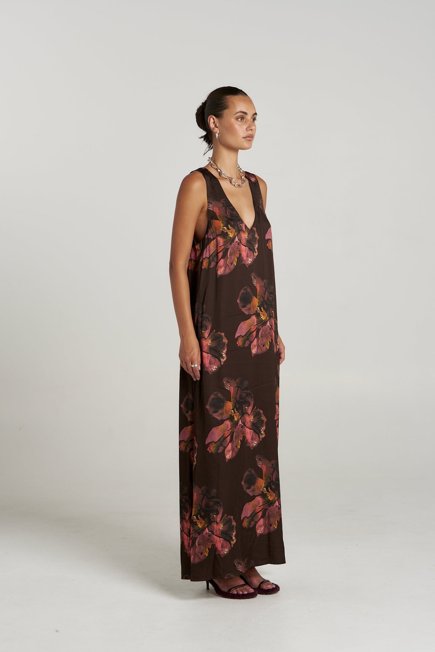 V Neck Maxi - Chocolat Petals Summi Summi
