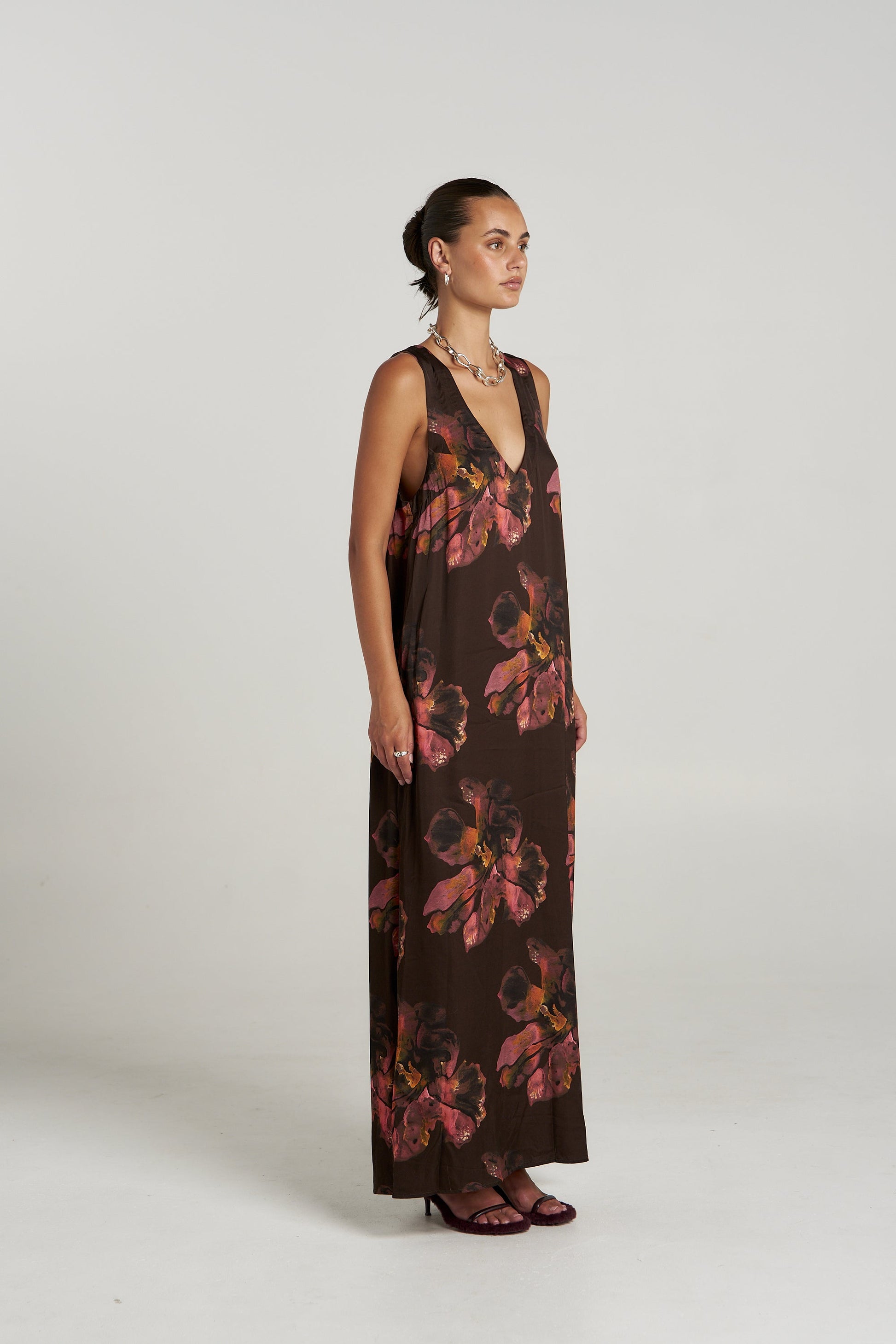 V Neck Maxi - Chocolat Petals Summi Summi