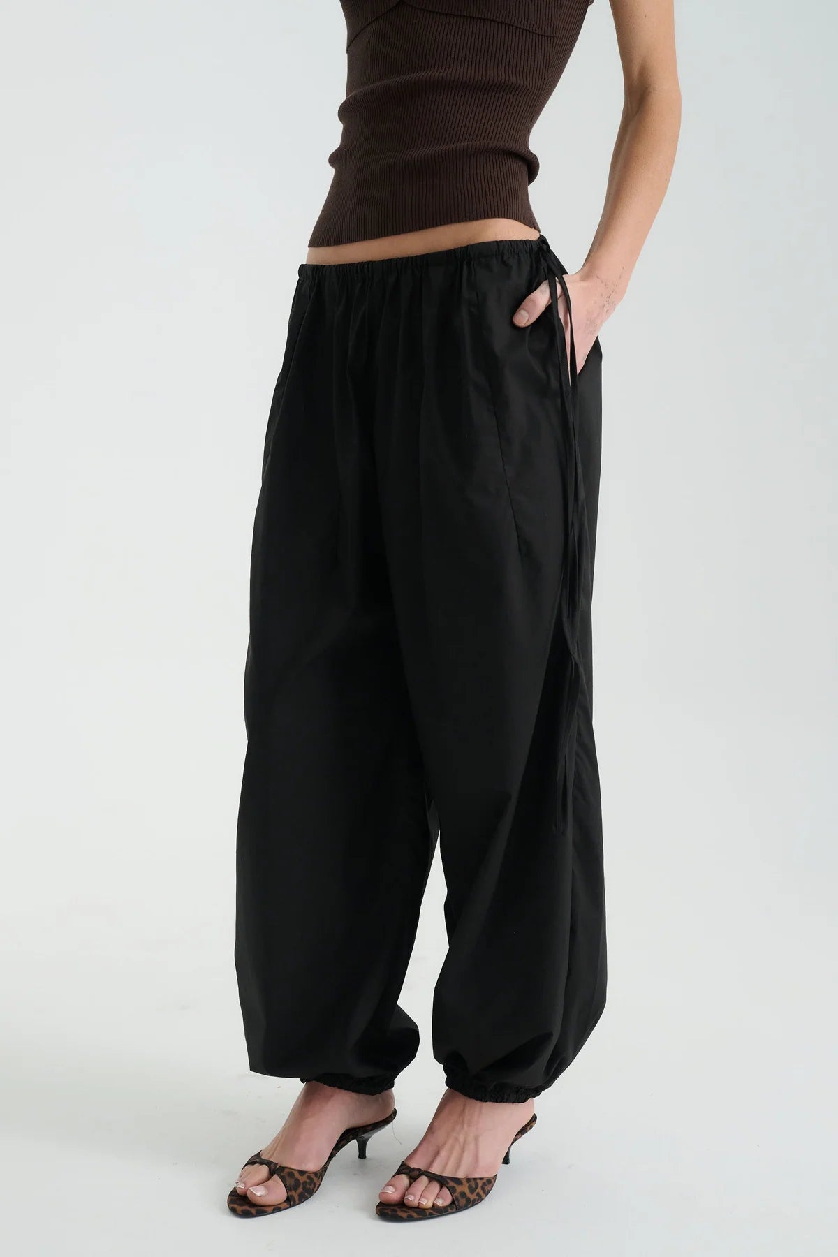Arc Balloon Pants - Noir Rowie