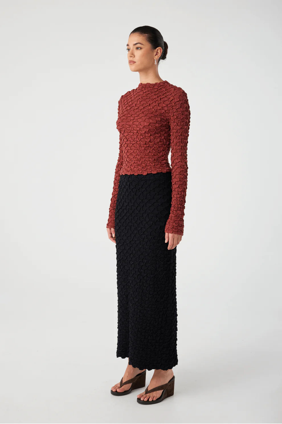 Suvi High Neck Top - Half Red Arcaa